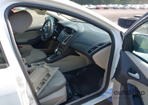 2014 Ford Focus Se из США, поврежденный, VIN 1FADP3K25EL301338